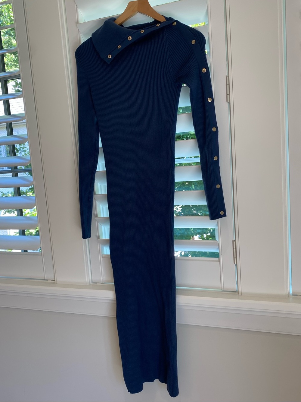 Zara Navy Ribbed Button-Accent Long Sleeve Dress